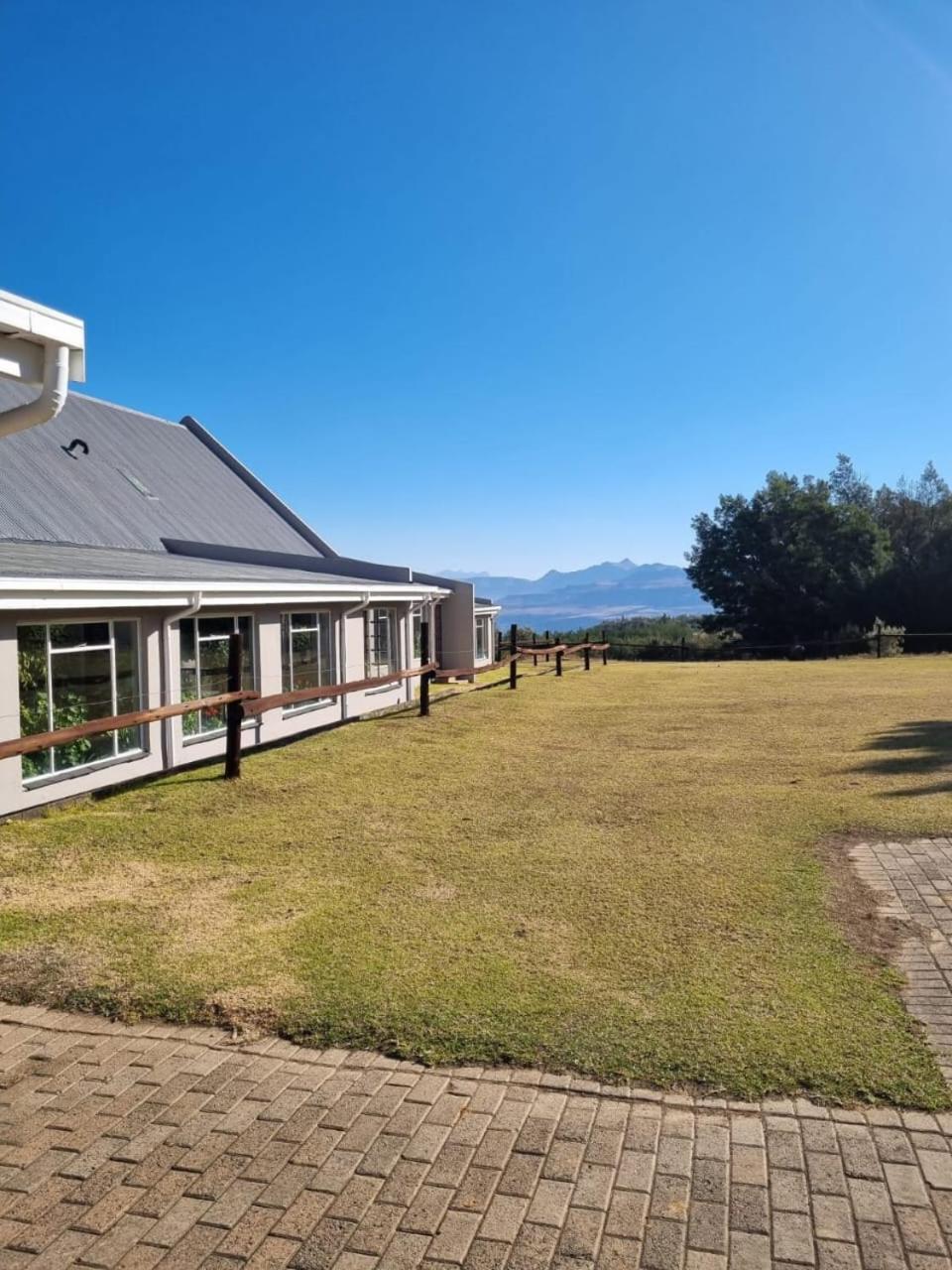 Drakensberg Mountain Retreat Guest House Bergville Exterior photo